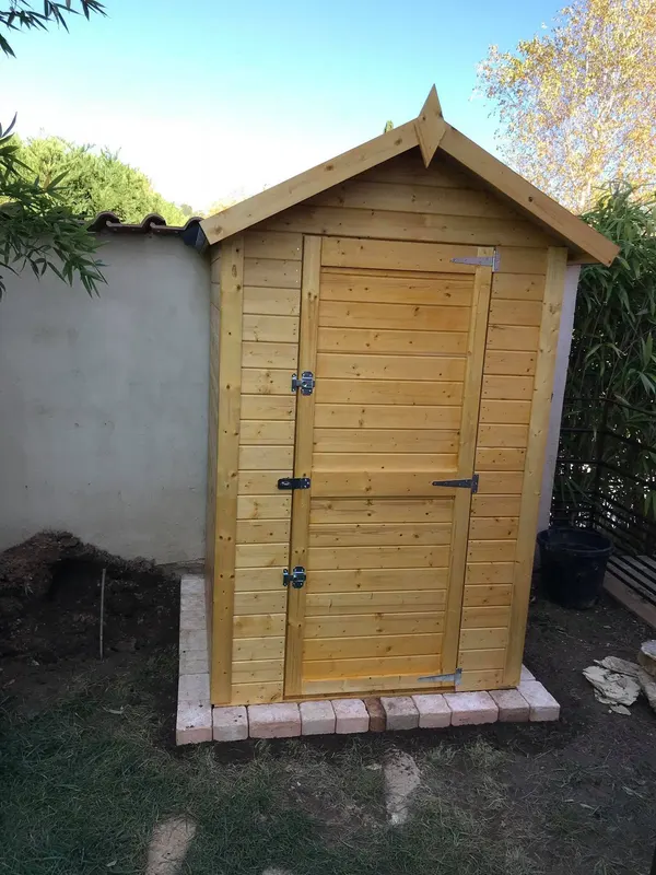 Cabane de jardin, Menuiserie