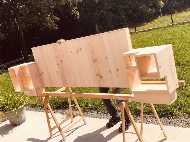 Tête de lit en bois, Menuiserie