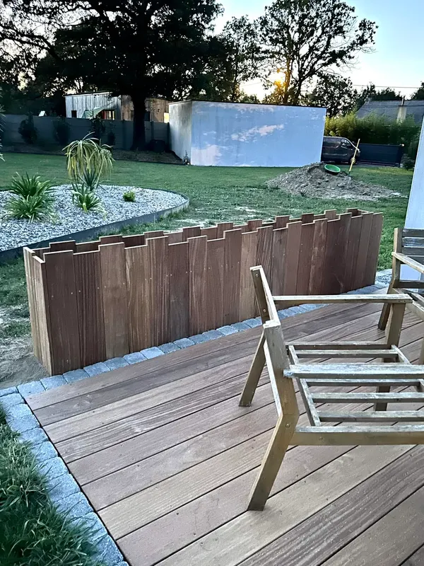 Coatching et création d'une jardinière bois assortie à la terrasse, Coatching
