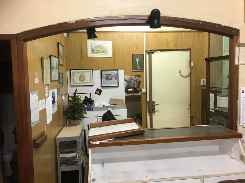 Comptoir sécurisé pour un joaillier, avant les travaux