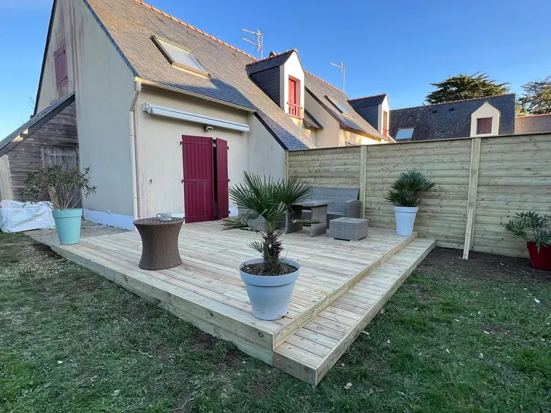 Terrasse et clôture bois, après les travaux