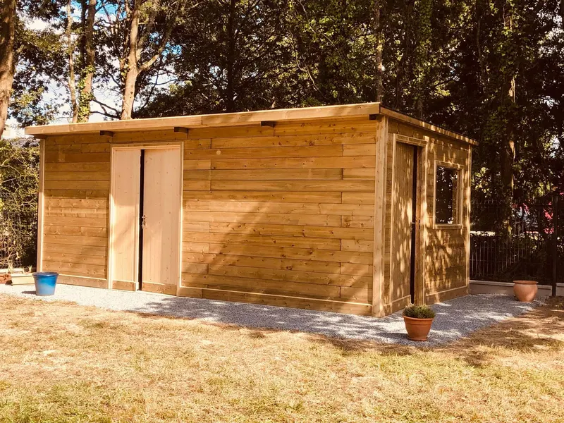 Chalet bois jardinerie/salle de sport - 2 pièces 19.5m2, Menuiserie